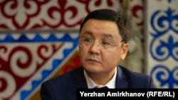 El jefe de la oficina de RFE/RL en Almaty fue detenido en la ciudad más grande de Kazajstán, horas antes de que su colega Darkhan Umirbekov fuera detenido en Nur-Sultan.