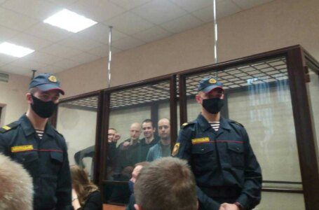 Cuatro anarquistas bielorrusos condenados a largas penas de prisión en medio de la represión de la disidencia
