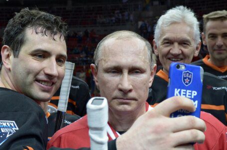 El hijo de un aliado de Putin consigue un puesto en la KHL a pesar de no tener experiencia como entrenador de hockey sobre hielo