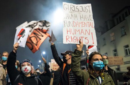 La Eurocámara pide que se incluya el derecho al aborto en la Carta de la UE
