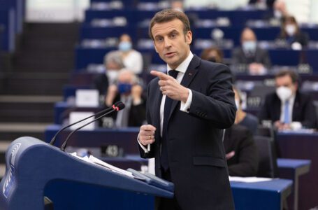 Macron pide un nuevo orden de seguridad y conversaciones con Rusia