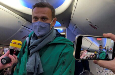 Un año después de su detención, el ruso Navalny dice que no se arrepiente