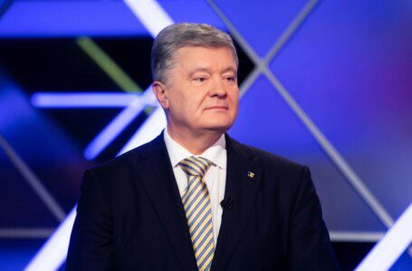 El ucraniano Poroshenko dice que las acusaciones de traición cruzan “líneas rojas