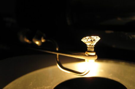 Diamantes de guerra: Ucrania denuncia las gemas rusas en Bélgica