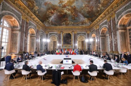 Los líderes se reúnen en Versalles tras la atrocidad en Ucrania