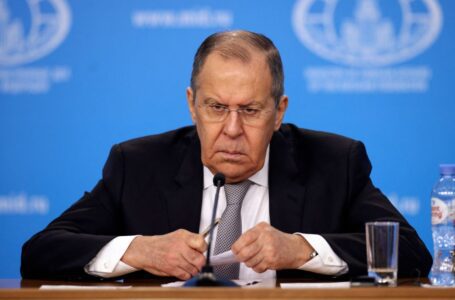 La indigna caída del otrora digno cuerpo diplomático ruso