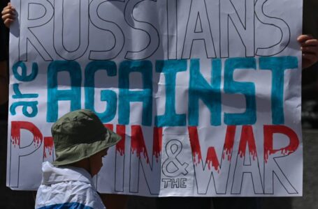 Los exiliados rusos luchan por formar una oposición unida a Putin