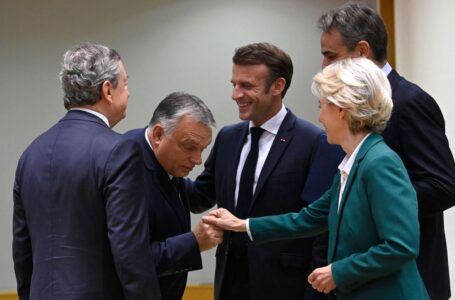 Bruselas pone a Orban contra las cuerdas