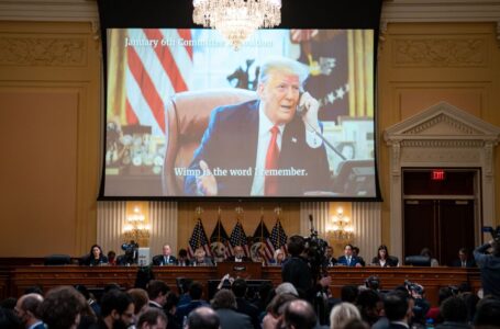El panel del 6 de enero de la Cámara insta a procesar a Trump