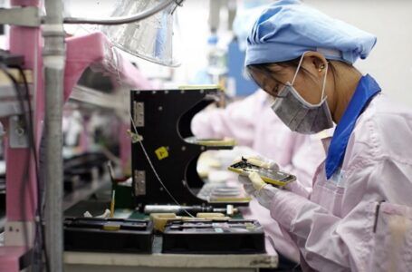 Foxconn espera retener a los trabajadores ofreciendo primas en metálico