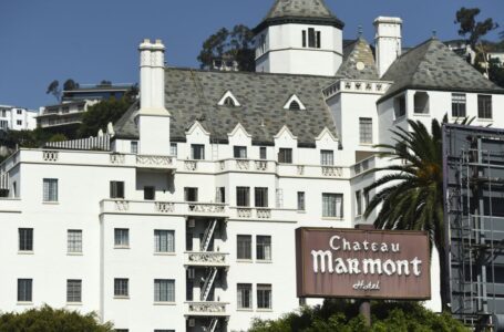 Los trabajadores que hicieron piquetes en la fiesta de los Oscar de Jay-Z consiguen un contrato sindical en Chateau Marmont