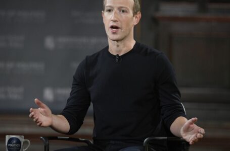 Mark Zuckerberg defiende el acuerdo de Meta para adquirir una start-up de RV