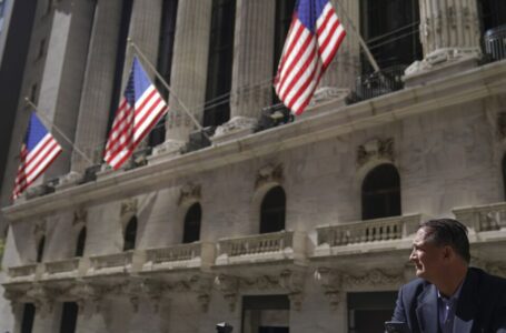 Wall Street abre a la baja; el S&P cede un 0,2% tras la pausa navideña