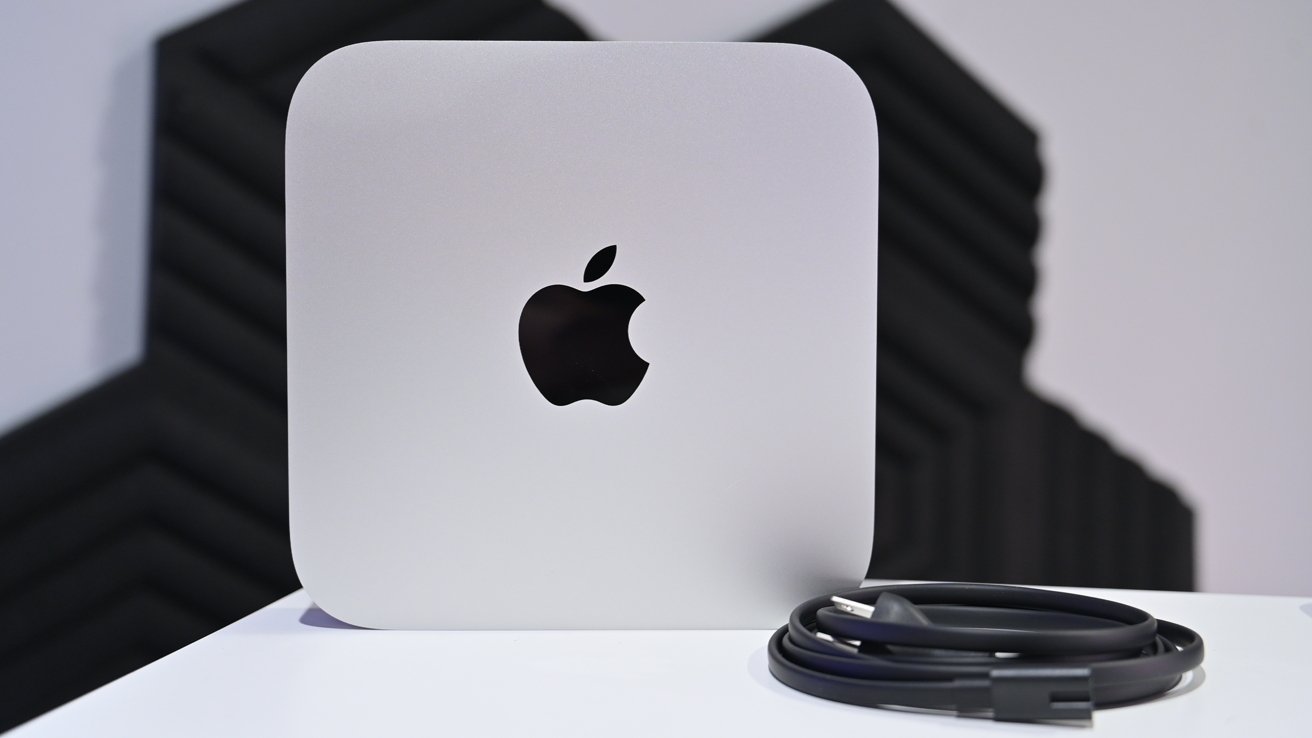 Mac mini y su cable de alimentación