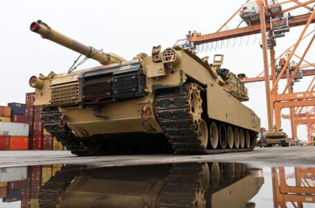 El ejército improvisado de Ucrania recibe más juguetes inadaptados