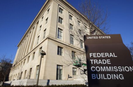 La FTC propone una norma que prohibiría las cláusulas de no competencia
