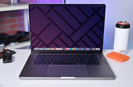 Análisis del MacBook Pro de 16 pulgadas con M2 Max: Nuevo rendimiento con el mismo diseño