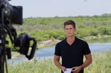 Cómo este reportero del Condado de Orange se convirtió en un fijo de Fox News