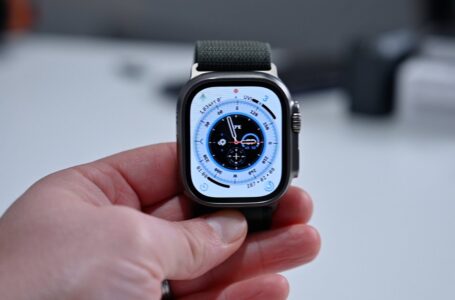 El Apple Watch Ultra de 2024 tendrá una pantalla un 10% más grande, según un informe poco preciso
