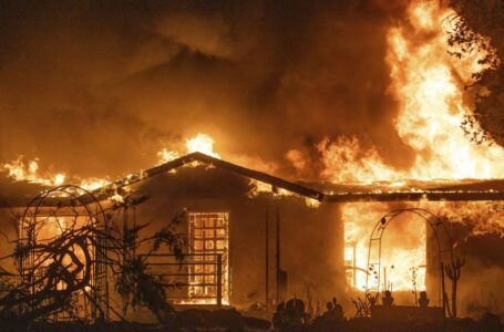 PG&E se enfrentará a un juicio por homicidio involuntario por el mortífero incendio de California