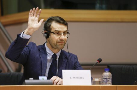 Un eurodiputado polaco también viajó por libre a Azerbaiyán
