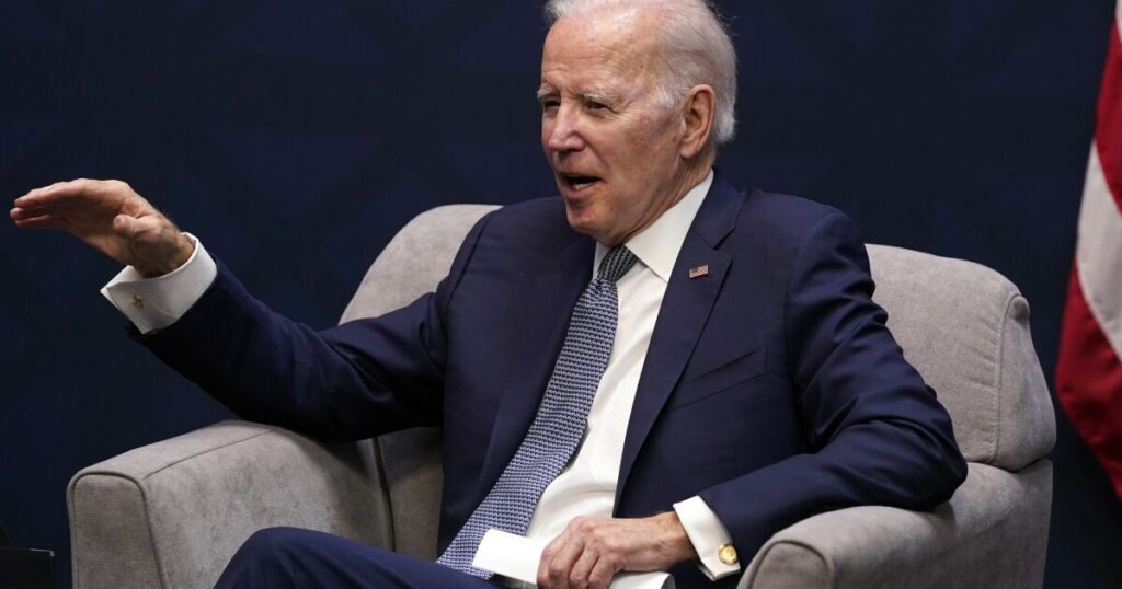 Biden emitirá una orden para reforzar el control de antecedentes de las armas de fuego