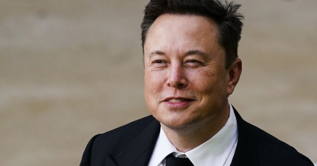 Elon Musk está regalando Twitter Blue. Los expertos dicen que esto podría significar problemas legales