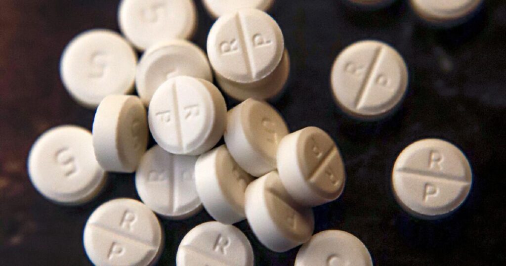 Le comté de Los Angeles poursuit les sociétés de prestations pharmaceutiques pour la crise des opioïdes